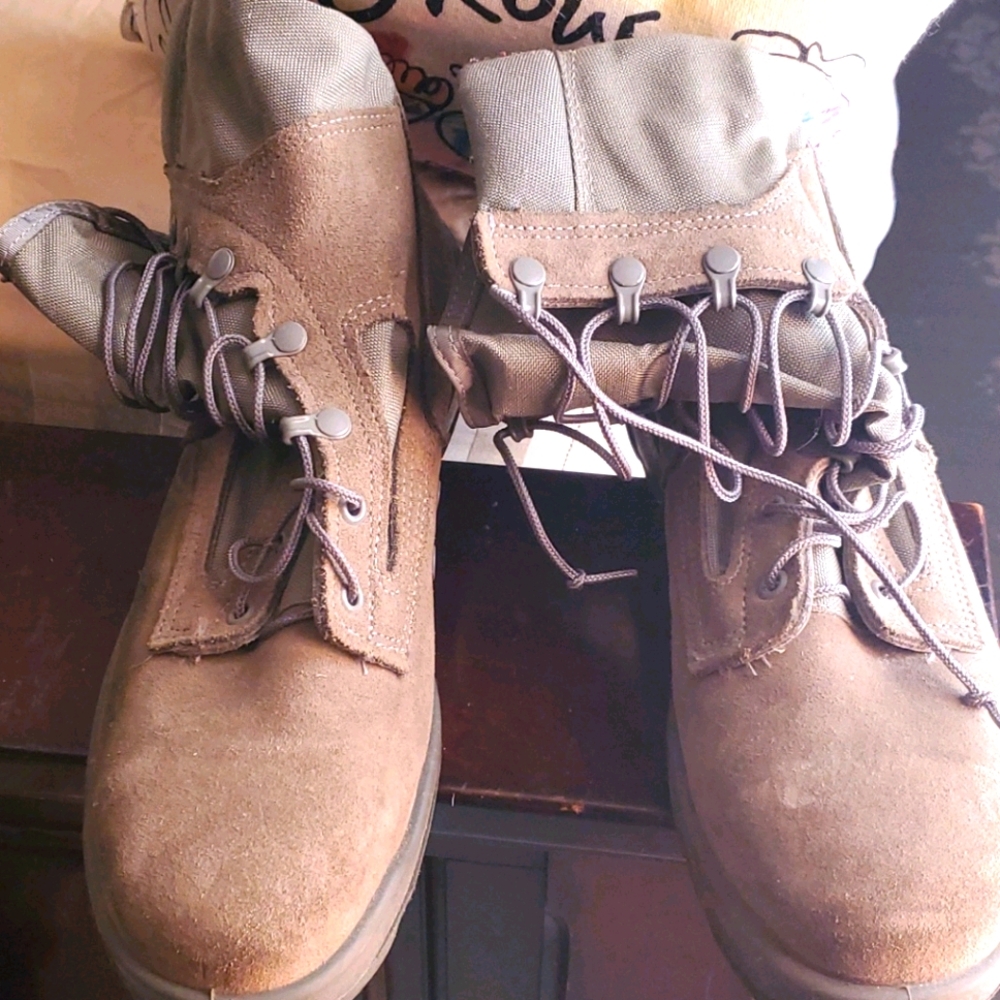 Shoe